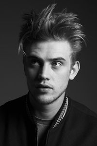 Asunder Hayes